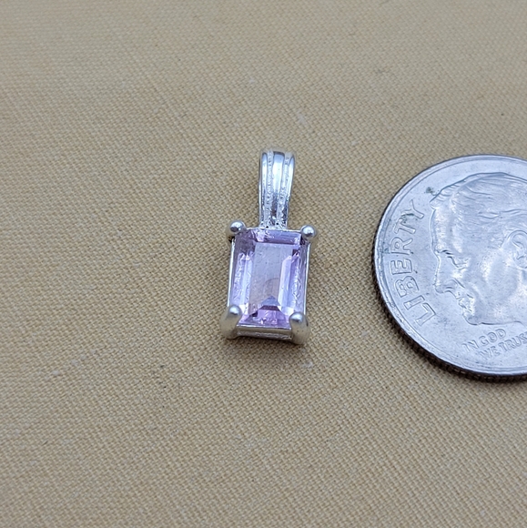 Small sterling silver OTW light Amthyest Necklace pendant - Picture 4 of 8